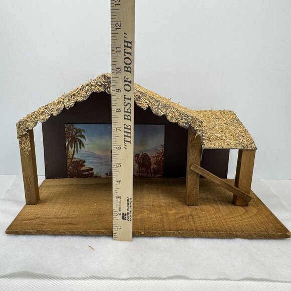 Vintage 13 pc Manger Nativity Set Gold Ceramic Figurines Wood Straw Christmas - Picture 11 of 16